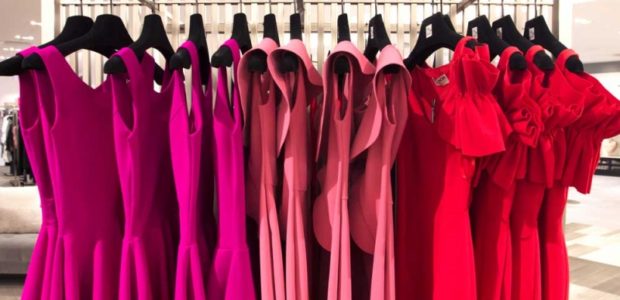 تخفيضات نهاية الموسم على الفساتين الطويلة يصل إلي 70% عند استخدام كود خصم فاشن fashion.sa