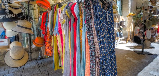 كوبون نمشي مع تخفيض يصل إلي 20% على الفساتين النسائية الموجودة داخل المتجر