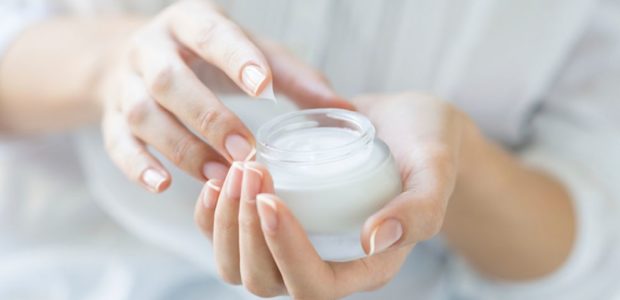 العناية بالبشرة الجافة